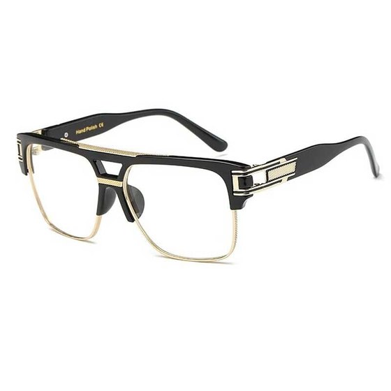 Gafas en fondo blanco