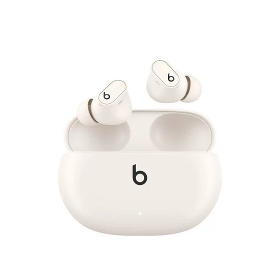 Auriculares en fondo blanco